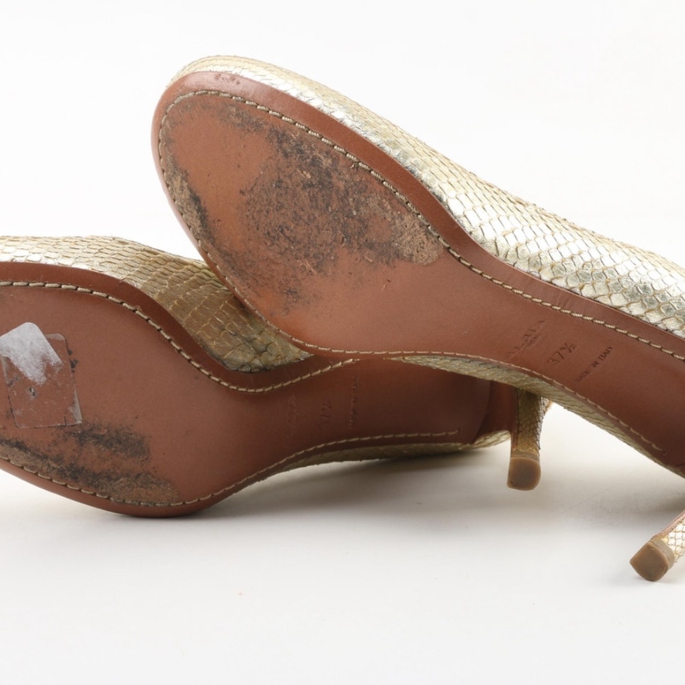 💋HP💋Alaia Paris Designer Python Gold Pumps - Picture 8 of 8